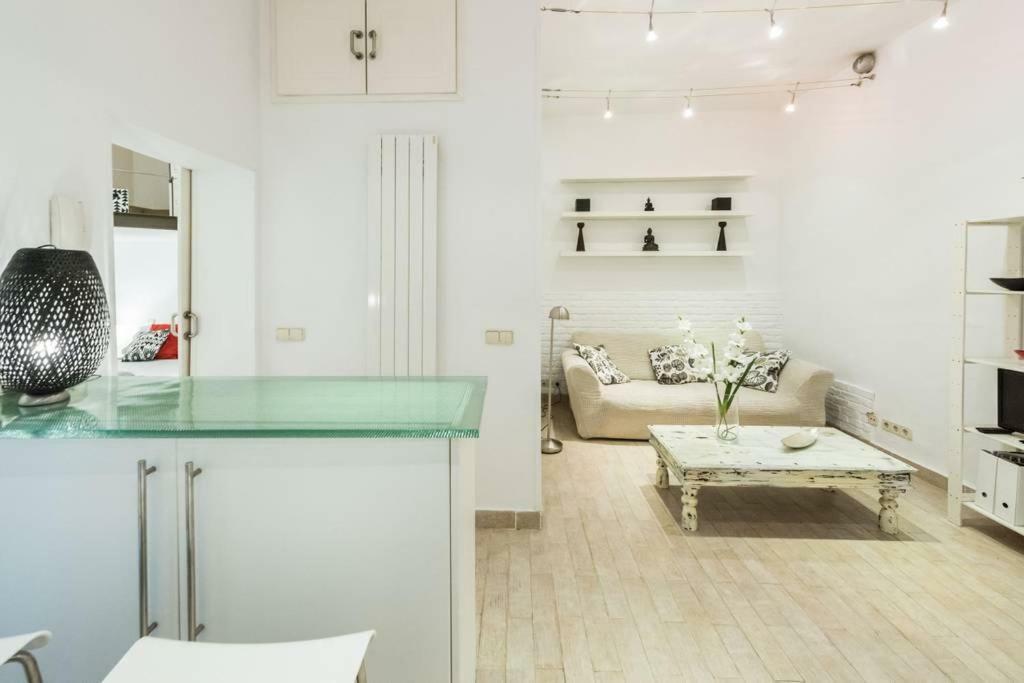 Stylish Loft At Chueca'S Heart Apartment Madrid Ngoại thất bức ảnh
